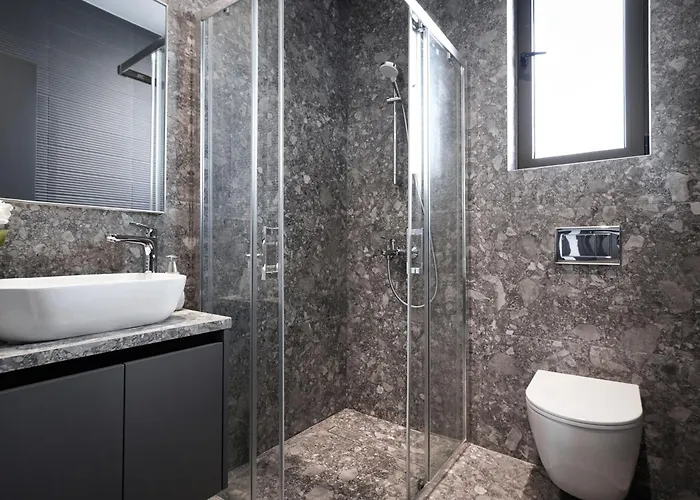 Elizabeth - Pernera Center Case de vacanță *