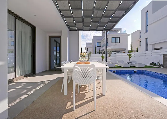 Elizabeth - Pernera Center *